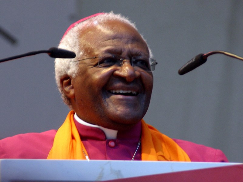 **FILE** Desmond Tutu (Elke Wetzig via Wikimedia Commons)