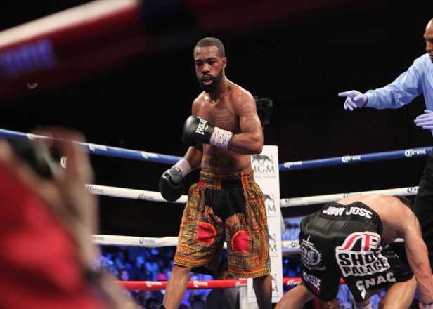 Gary Russell Jr. successfully defends his WBC featherweight title against Oscar Escandon at MGM National Harbor on May 20. (Tom Casino/Showtime)